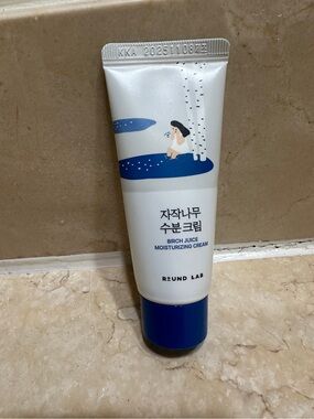 ⭐️5 for $10 Round Lab Birch Juice Moisturizing Cream